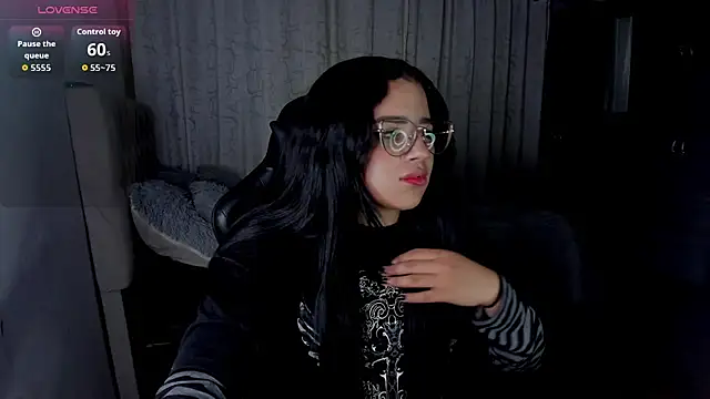 aliice_walker_'s Live XXX Chat