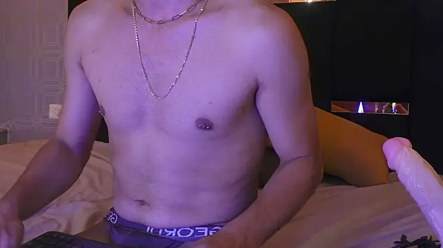thomas_montiel's Live XXX Chat
