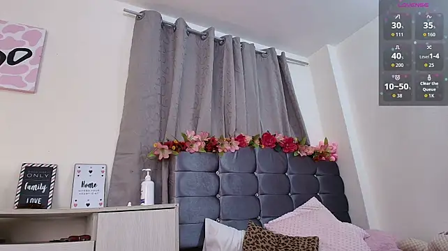 แชท XXX สดของ Isabella_Roses_