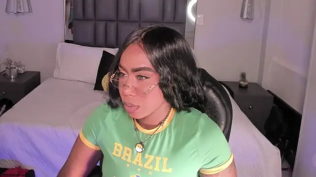 Kataleya_west élő XXX-chatje