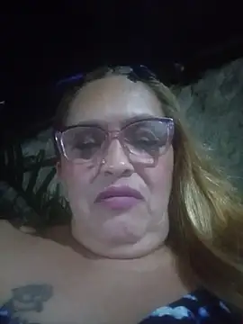 XXX chat uživo modela MOTHER_AND_SON09