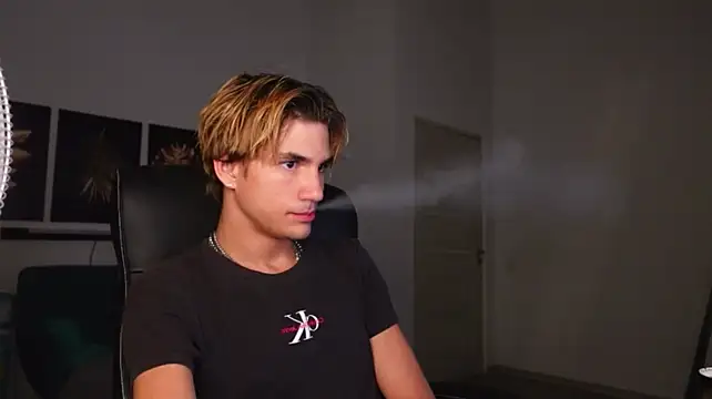 Denis_Wu's Live XXX Chat
