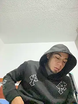 Taylor_DiamondBoy élő XXX-chatje