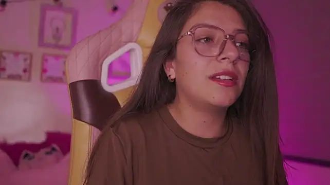 Chat +18 de milly_kenner ao vivo