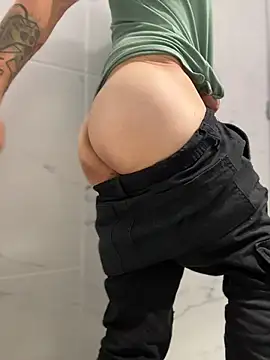 andrewlopezz's Live XXX Chat