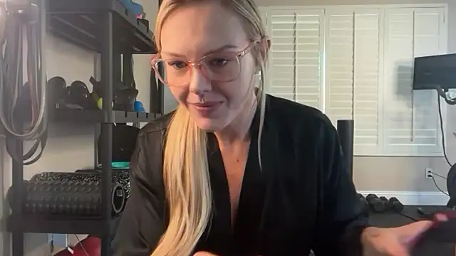 Онлайн чат XXX Deliahgrace