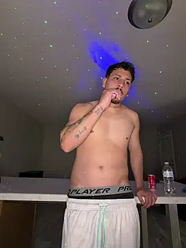 MrBadBoyX élő XXX-chatje