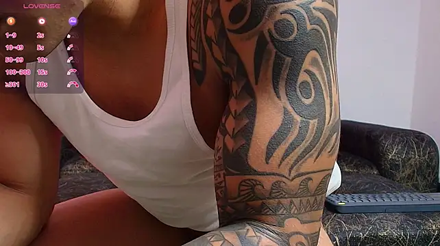 แชท XXX สดของ BrayaanFit