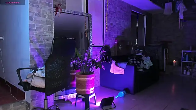 _SARAI_DUPONT – Naživo XXX chat