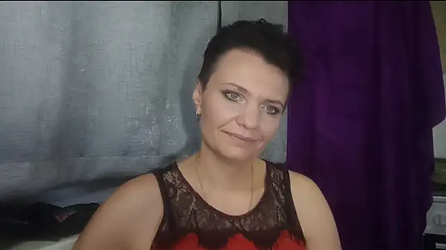 Živý XXX chat HotMamaQueen234