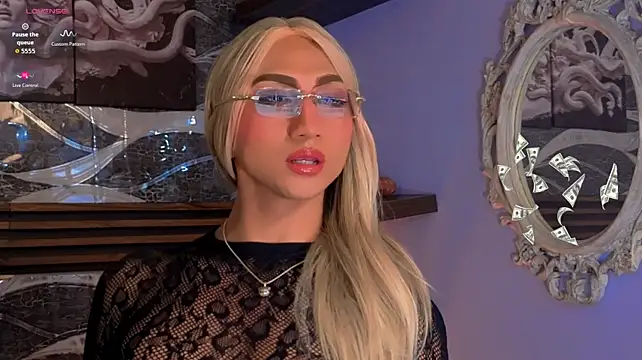 Cloee_cameron Adlı Modelin Canlı XXX Sohbeti