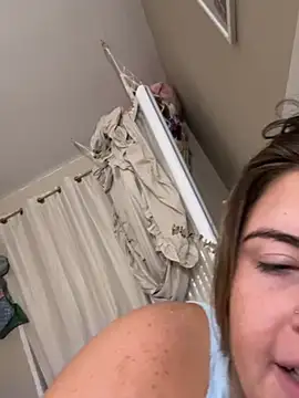 Webkamerová show hiddensecretxx