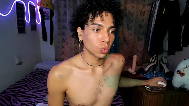 Chat +18 de Angel_White25 ao vivo