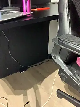 XXX chat uživo modela MissBOOBSDIVA21