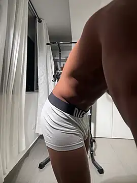 Chat +18 de Paradise_boy__ ao vivo