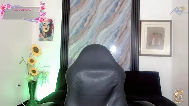 The_babys_wordl's Live XXX Chat