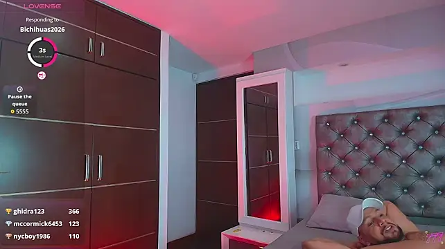 Valentiinoss webkamerás műsora