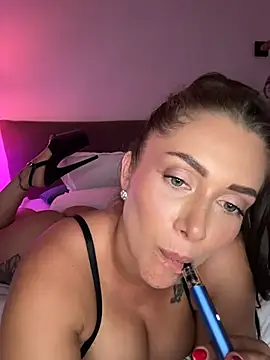 Malasantababy Adlı Modelin Canlı XXX Sohbeti