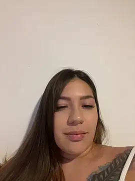 Latina_vanessaのライブXXXチャット