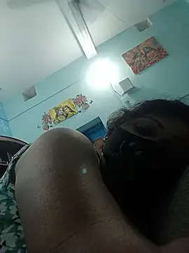 beautiful-Nisha's Webcam Show