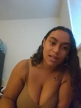 cinnaminnie's Live XXX Chat
