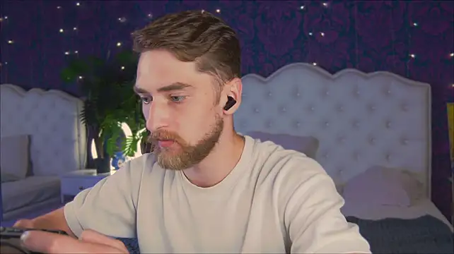 הופעת וובקאם של Dexter_Raze