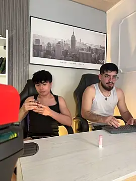 Chat XXX ao vivo de DomBoy_
