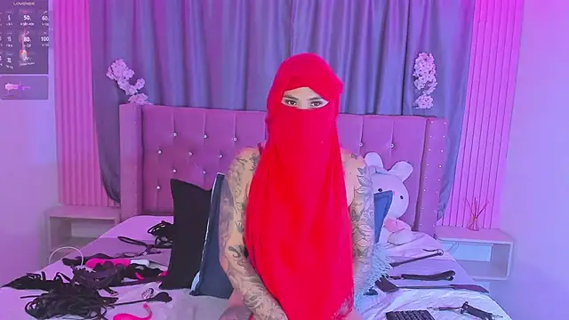 Nayla-Mouna 在線直播表演