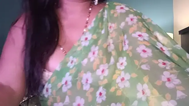 Chat XXX en directo de YourDesi_Laila_