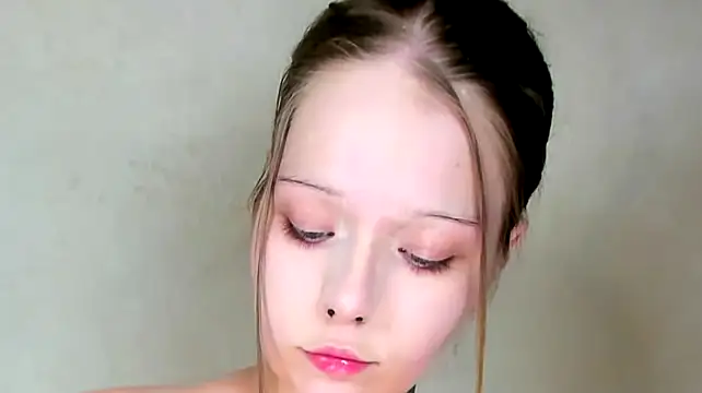 MelMooon Adlı Modelin Canlı XXX Sohbeti