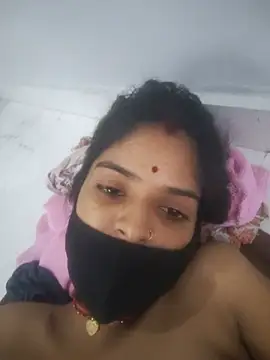 Show de Simran_Love_143 na webcam