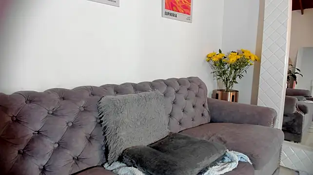 misha_loop Adlı Modelin Canlı XXX Sohbeti