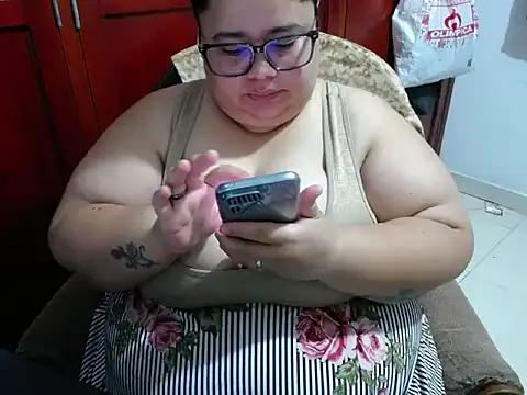 hotlesby4uxxx Adlı Modelin Web Kamerası Şovu