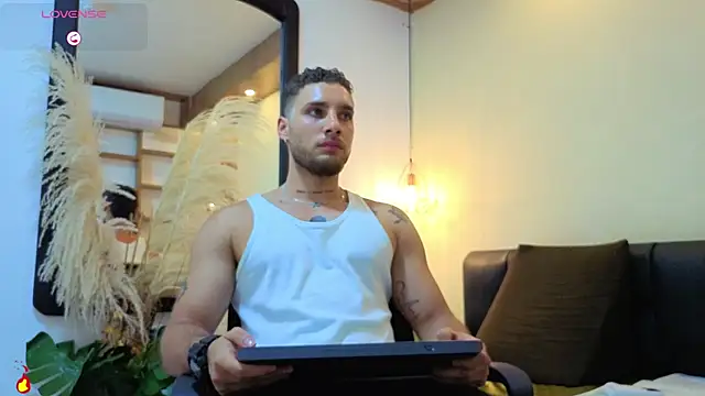 XXX chat uživo modela Kiing_001