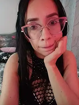 YaraDuartee's Live XXX Chat