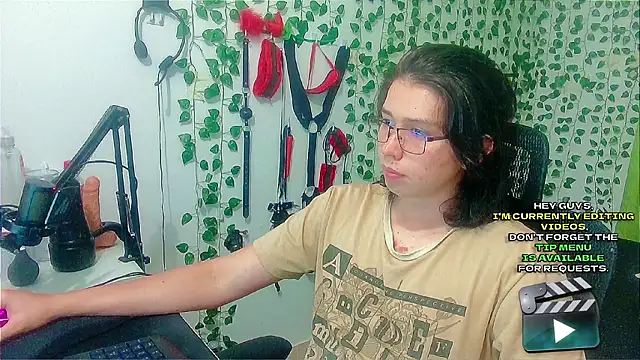 Andy_gray Adlı Modelin Canlı XXX Sohbeti