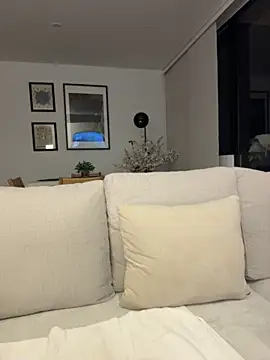 Rae_Lil_White live XXX chat