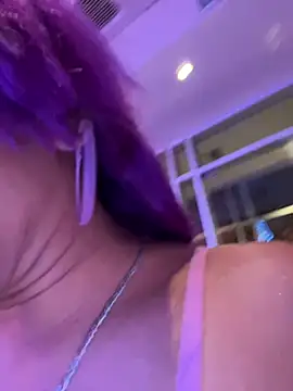 Show modela TranSexualJade95 na web-kameri