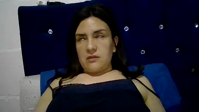 princessbella93 即時 XXX 聊天