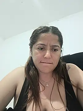 Webkamerová show Erikha_ruiz