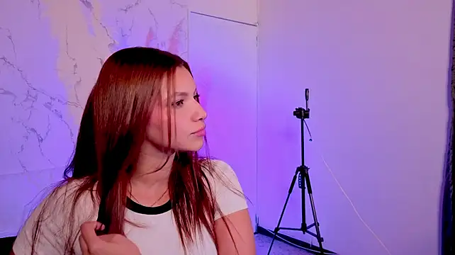 Bella_MM Show in webcam