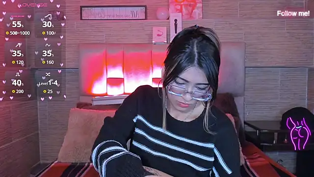 Živý XXX chat mia_devine_