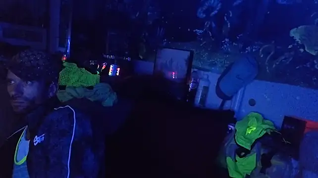 Cojote webcam show