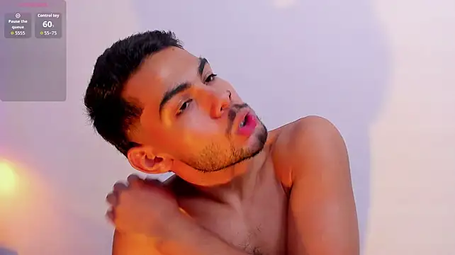 Peter_Kink Adlı Modelin Canlı XXX Sohbeti