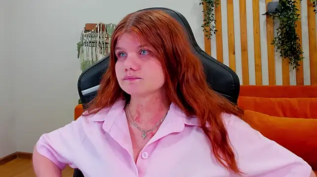 Chatroom XXX en direct de ChloeHalses