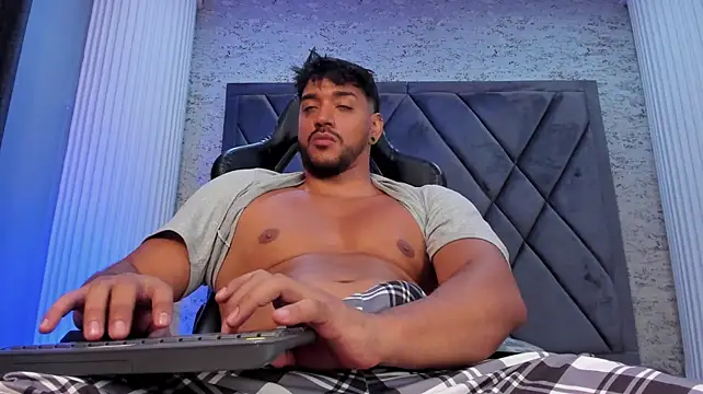 Chat +18 de Axel_knox1 ao vivo