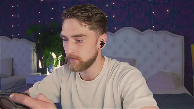 Dexter_Raze Pertunjukan Webcam