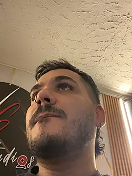 LatinBearXn Webbikameraesitys