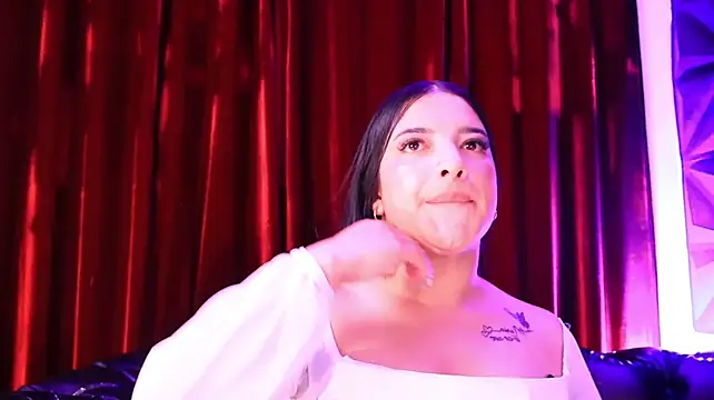 Bella_Stoone_'s Webcam Show