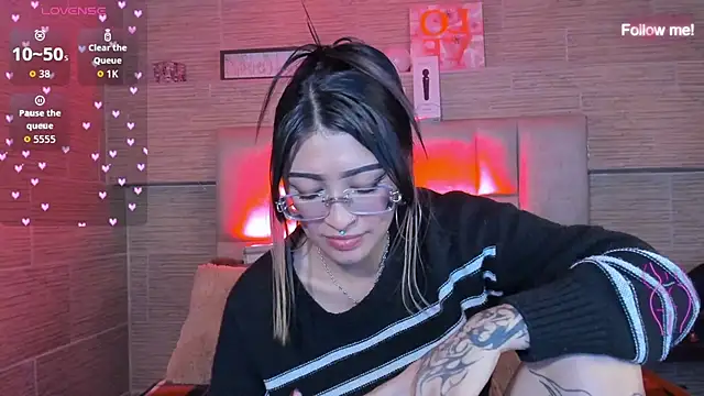 Онлайн чат XXX mia_devine_